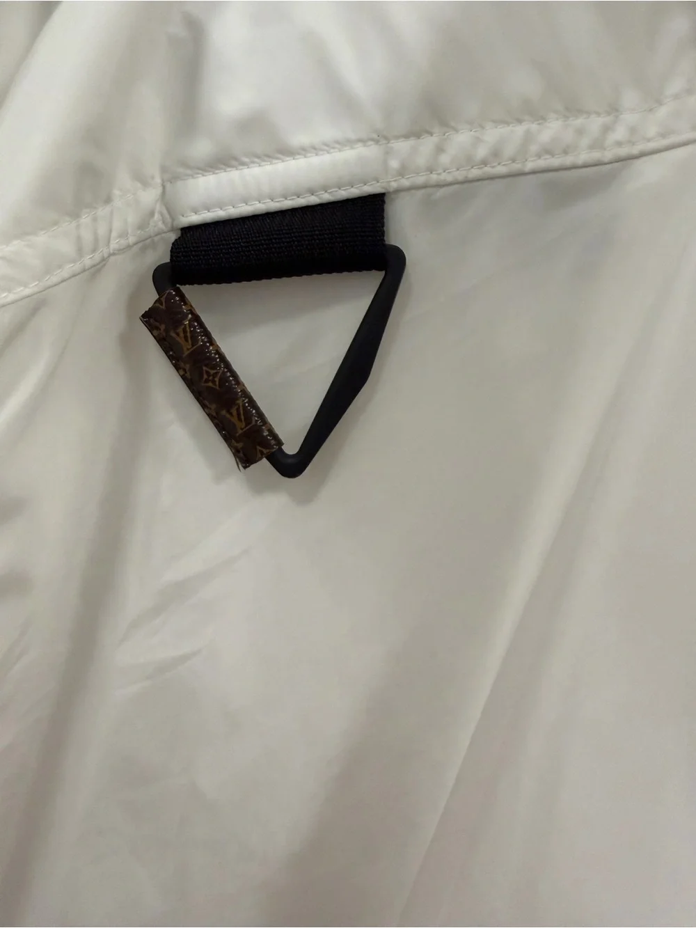 Authentic Louis Vuitton Sample White Lightweight Trench Coat with Contrast Tabs
